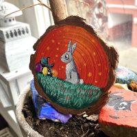 Holzscheibe handbemalt „Osterhase“