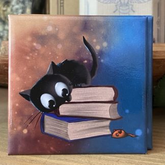 Quadratischer Magnet „Buchkatze"